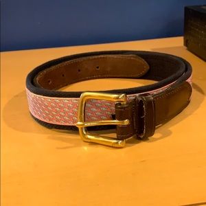 Vineyard vines belt